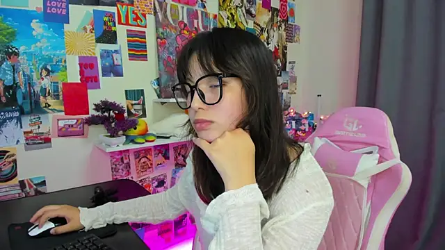 AlishaTempt Chat XXX in diretta