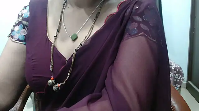 sunitha-3's Live XXX Chat