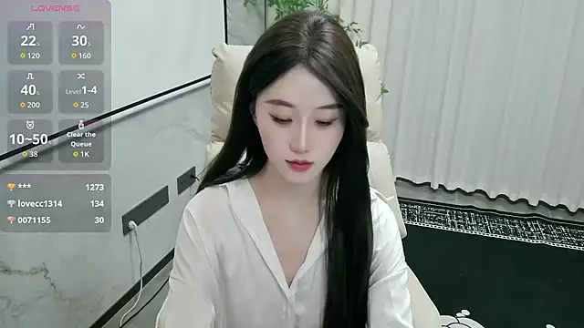 LUNYI-CC Adlı Modelin Canlı XXX Sohbeti