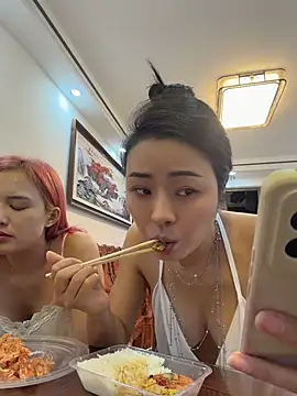 jingya521 Show in webcam