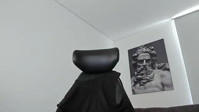 simonleon27's Live XXX Chat