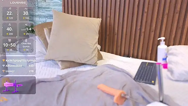 Chat +18 de Mia_milf_x ao vivo