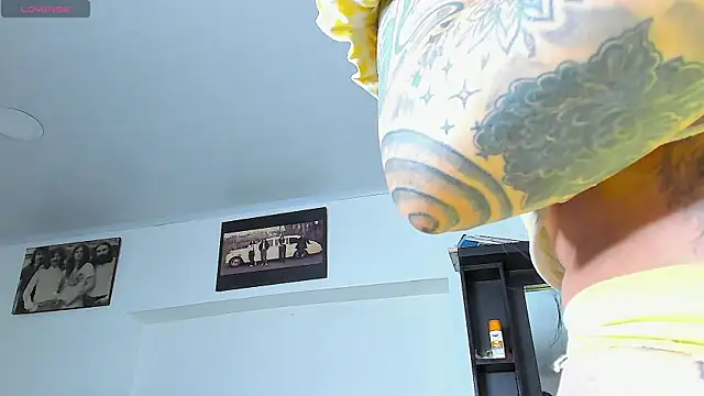 Vicky_hotmilf live XXX chat