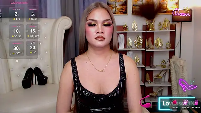 PrettyCockAthena élő XXX-chatje