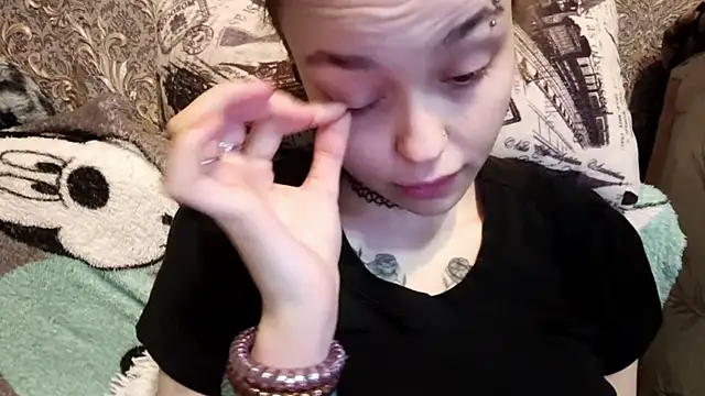 CaraDelevingnee Live XXX Chat