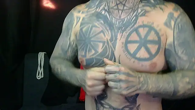 Chat XXX ao vivo de devilWithTats