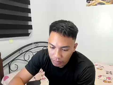 urfucker_vinz's Live XXX Chat