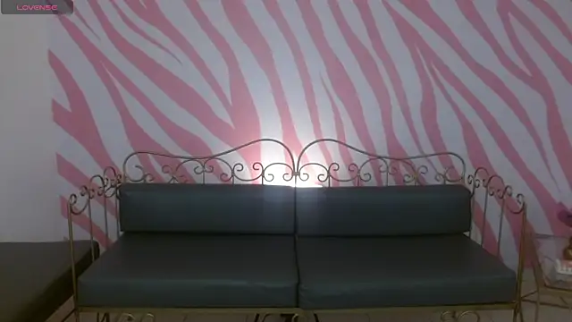 Chat +18 de Lovaa__ ao vivo