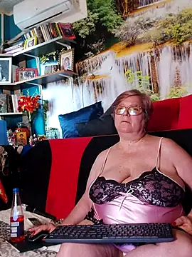 QueenPammy1 Adlı Modelin Canlı XXX Sohbeti