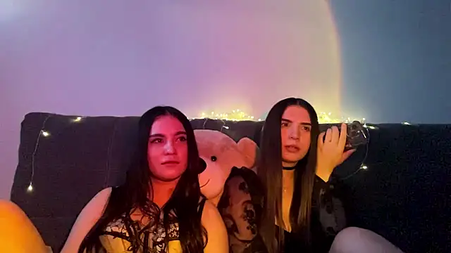 LucyLuxy webcam show