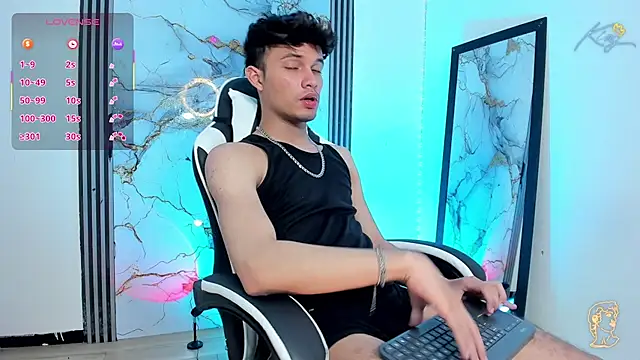 alexgod- Adlı Modelin Canlı XXX Sohbeti