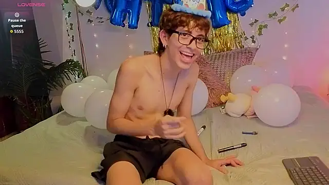 צ'אט XXX בשידור חי של Matty_Sparkk