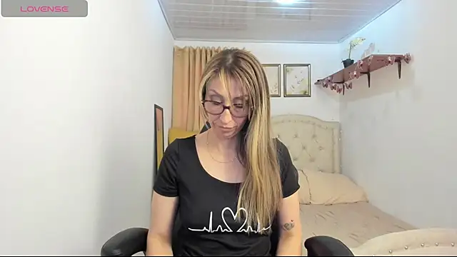 Chatroom XXX en direct de scarletfs