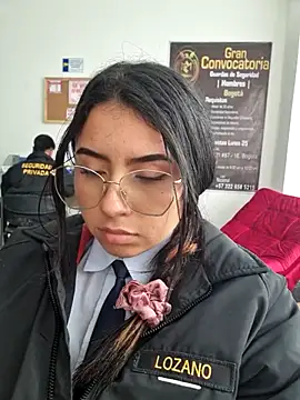 Angela__05 Adlı Modelin Canlı XXX Sohbeti