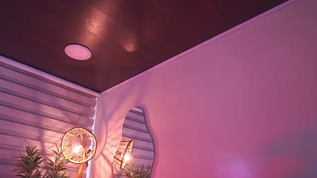 Chat +18 de Rebecah_1 ao vivo