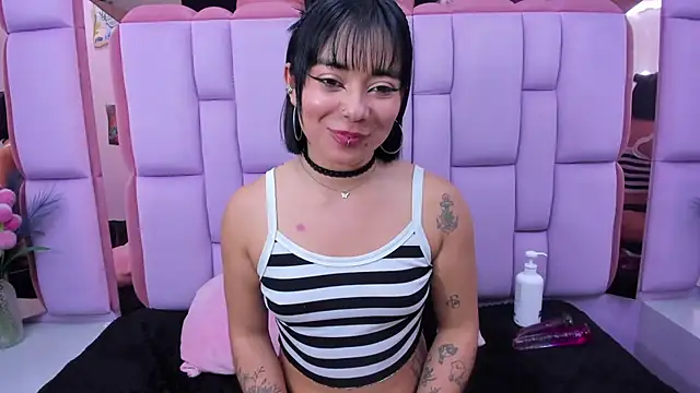 roxane_vega's Live XXX Chat