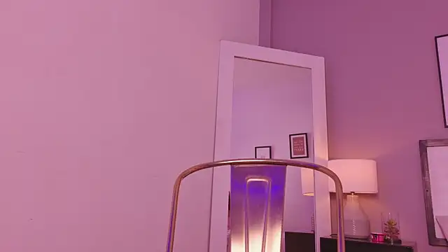 ChiaraBellinii's Live XXX Chat