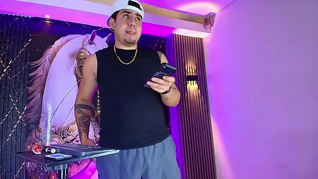 Iam_Josue- 网络视讯表演