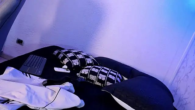 Simon_Axe live XXX chat