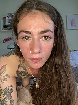 ValenciaTheVixenXX Adlı Modelin Canlı XXX Sohbeti