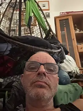Yogirebell Chat XXX in diretta