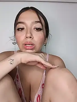 Živý XXX chat Kitty_Loovee