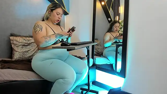 Czat XXX na żywo – Mia_Dreaam
