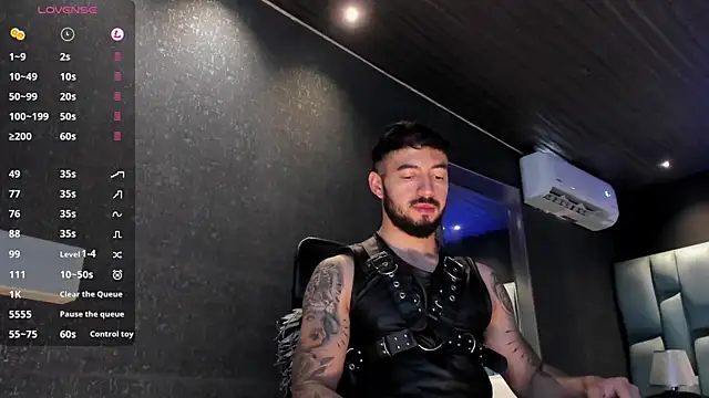 Онлайн чат XXX MarkWalker__