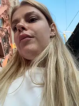 HarrietDart live XXX chat
