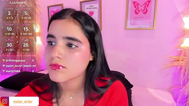 Chat +18 de MiaaCarter_ ao vivo