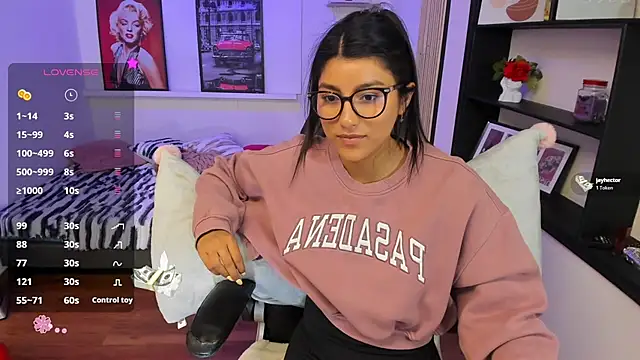 دردشة Hailey_Adams الجنسية المباشرة