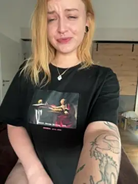 دردشة CherryyCheeks الجنسية المباشرة