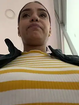 Sara-77 Live XXX-Chat