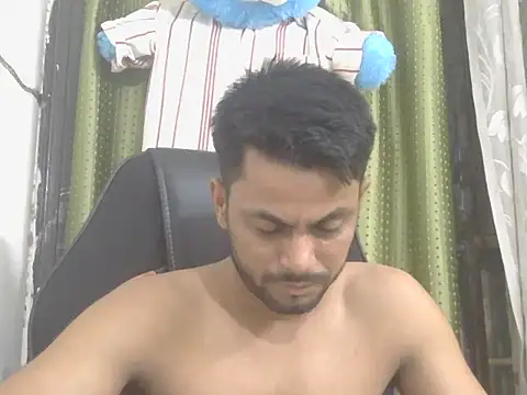 Stubborndesiboy Adlı Modelin Canlı XXX Sohbeti