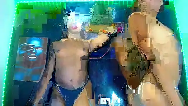 הופעת וובקאם של LuxuryQueens