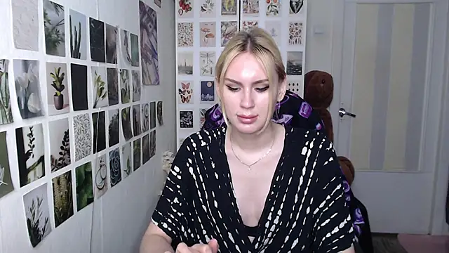 CapriScorpion XXX чат на живо