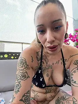 CHACHOULANDn Live XXX chat