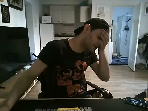 Онлайн чат XXX mihaimichael