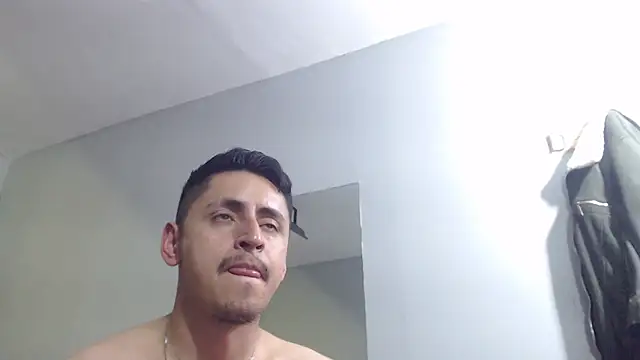 Chat XXX en directo de kevin_23_