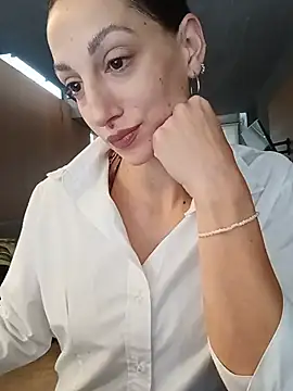 צ'אט XXX בשידור חי של canduxgirl