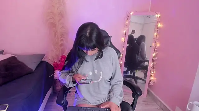 Emily_Roussee 现场XXX聊天