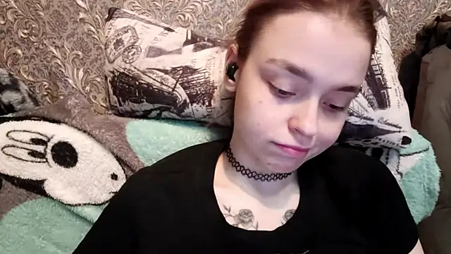 Chatroom XXX en direct de CaraDelevingnee