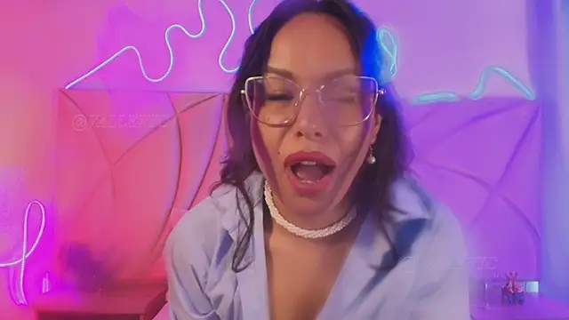 Онлайн чат XXX ValleryC