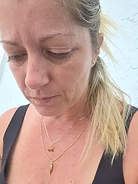 NikkiBlisss' Live XXX Chat