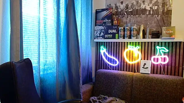 YourNaughtyLukas Webcam Show