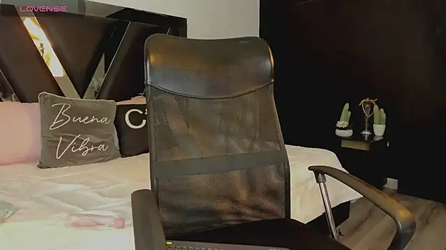 TarekWest Live XXX-chat