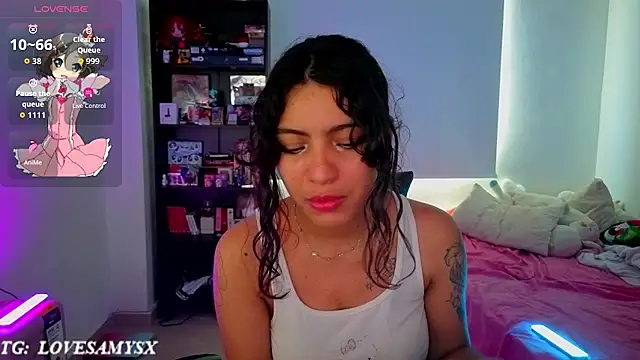 XXX chat uživo modela Lovelyamyy