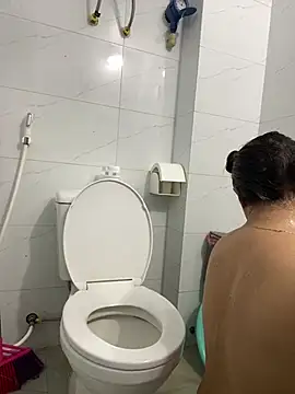 Chat +18 de Emxinhka1 ao vivo