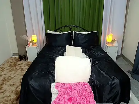 XXX chat uživo modela petitetsbigloads