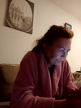 Hottie-Mom's Webcam Show